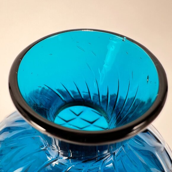 Pairpoint Glassworks Diamond Quilted Optic Blue Blown Glass Vase Mt Washington - Picture 8 of 16